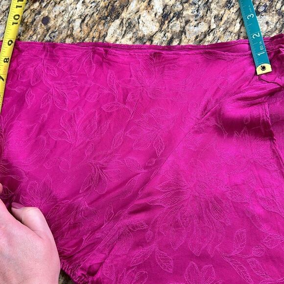 Victoria’s Secret Satin Viscose Floral Pattern Shorts In Fuchsia Size L - Picture 7 of 8